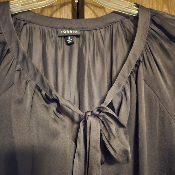 Tie-neck Blouse - Picture 2 of 3